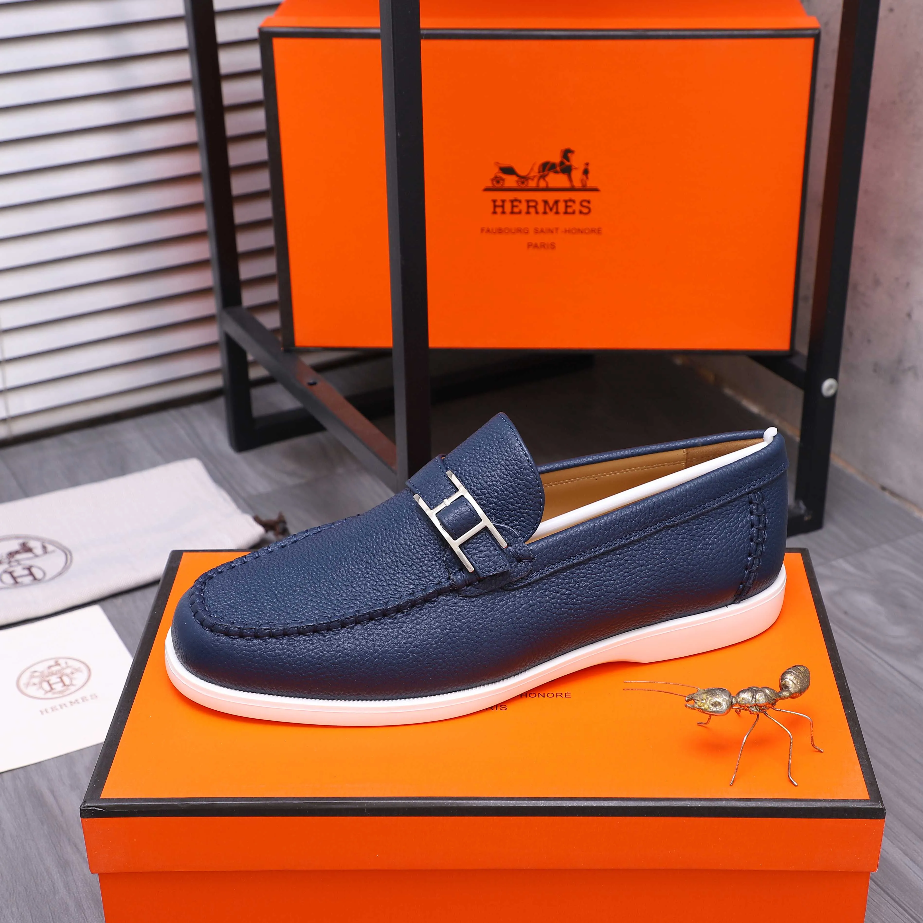 Men's shoes 💰p560 Product trademark: HERMES "Hermes" casual slip-on men's shoes. Regular size: 38-46 (45.46 is custom-made and non-returnable) Product materials: Selected pebbled cowhide upper, cowhide lining, original foam rubber ultra-light sole
